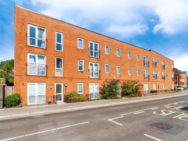 Flat for sale in Barton Stacey, Hampshire