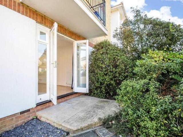 Flat for sale in Kingston Upon Thames, Greater London