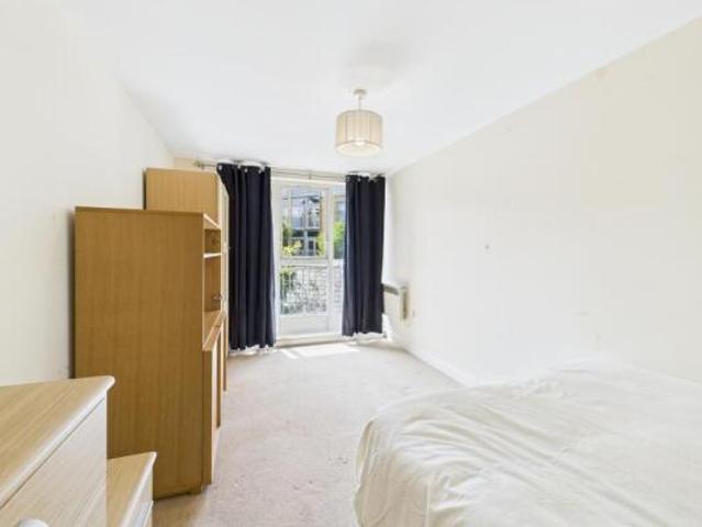 Flat for sale in Wincheap, The Bridge