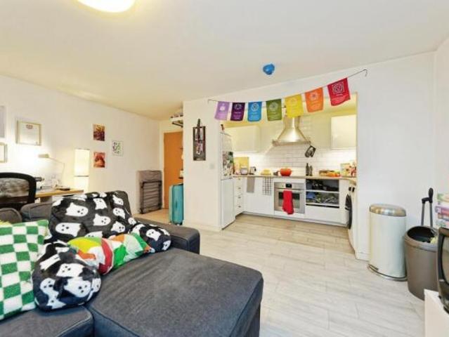 Flat for sale in Wincheap, The Bridge