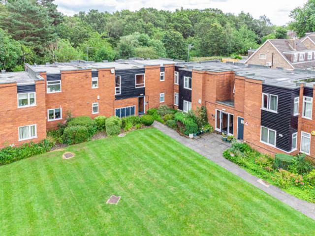 Flat for sale in West Yorkshire
