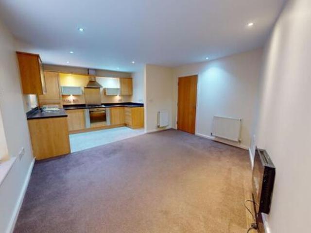 Flat for sale in Stoke-on-Trent, England