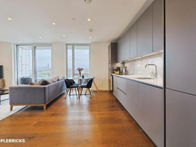 Flat for sale in Cat Hill, England