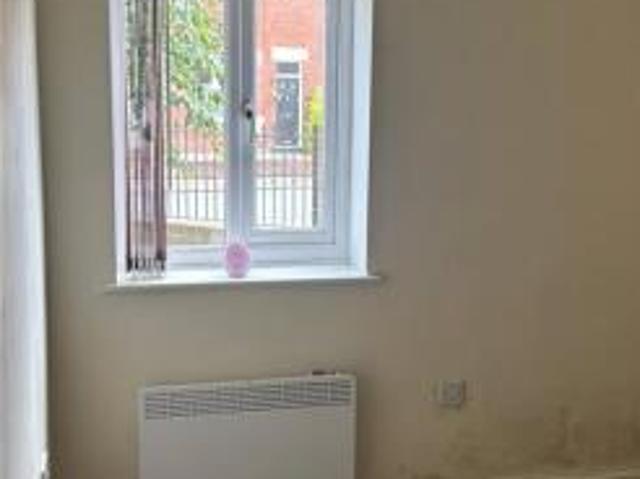 Flat for sale in Lee Bank, Greater Manchester