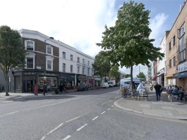 Flat for sale in Cat Hill