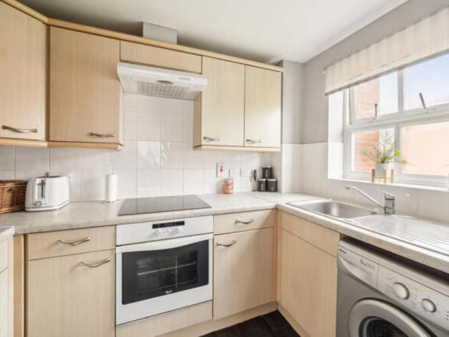Flat for sale in Slough