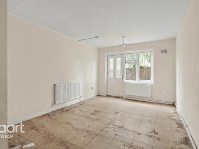 Flat for sale in East Bank, Norfolk