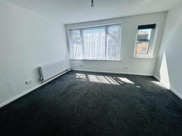 Flat for sale in Seaside, Llanelli