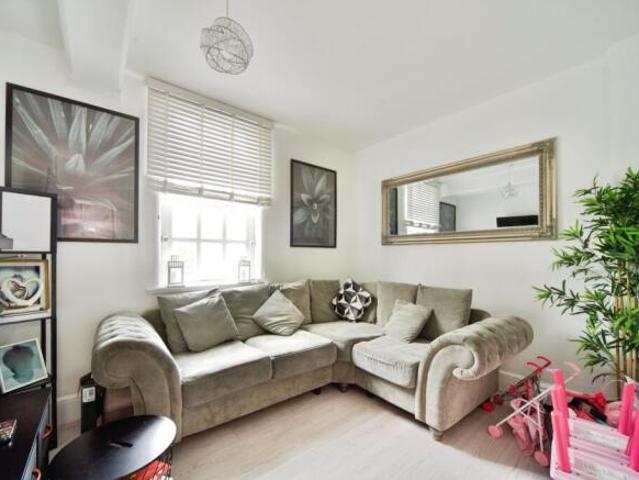 Flat for sale in Cat Hill