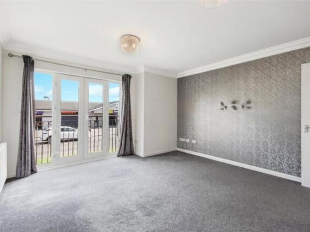 Flat for sale in Hamilton, Scotland