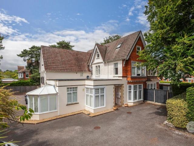 Flat for sale in Branksome Park