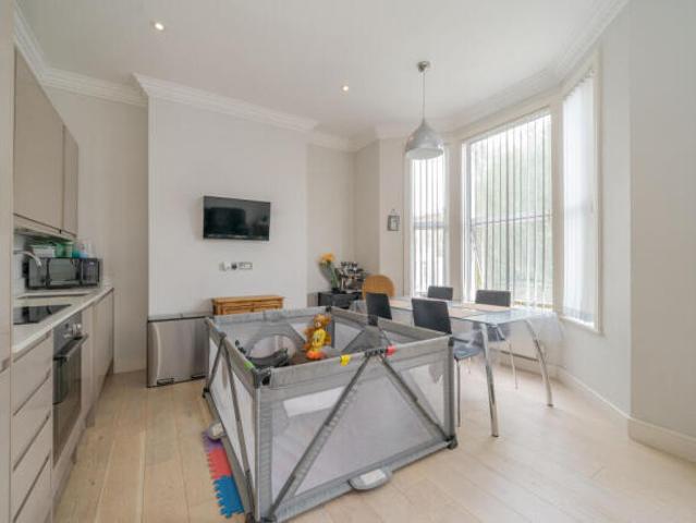 Flat for sale in Cat Hill