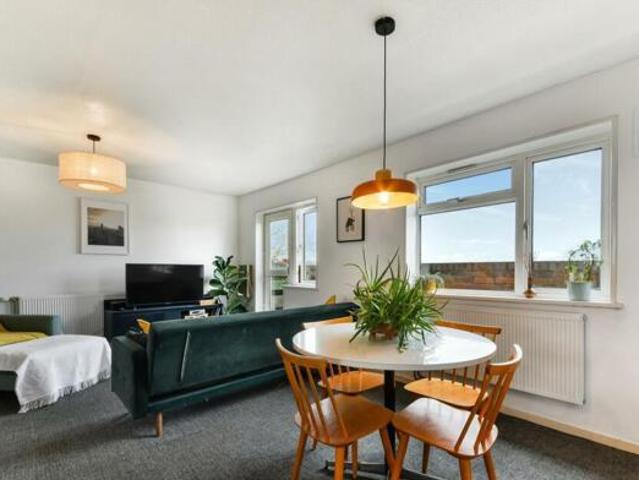 House for sale in Brentford End, Greater London