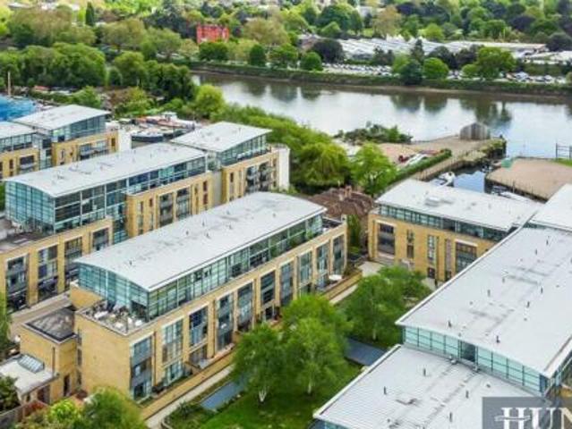 House for sale in Brentford End, Greater London