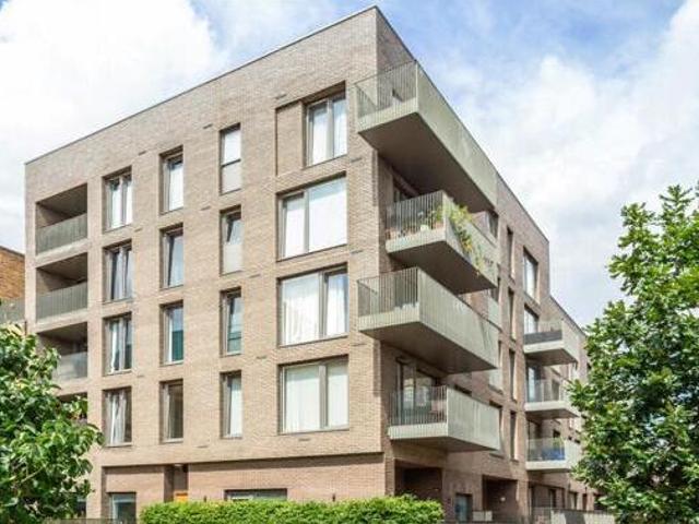 House for sale in Brentford End, Greater London