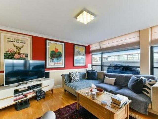 House for sale in Brentford End, Greater London