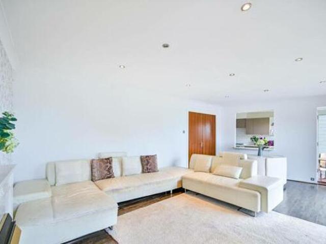 House for sale in Brentford End, Greater London