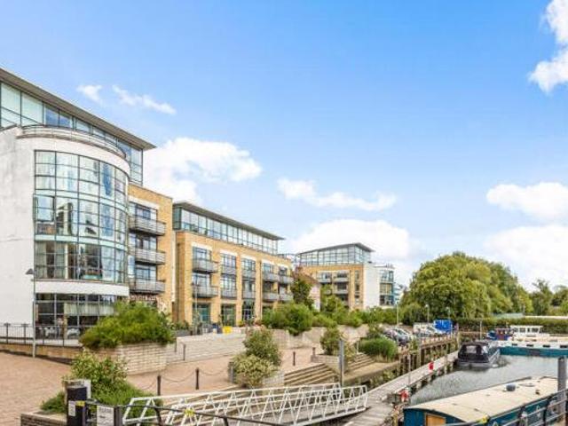 House for sale in Brentford End, Greater London