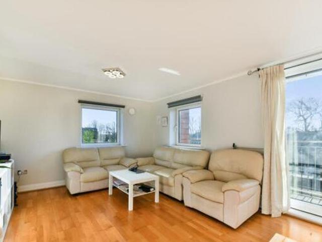 House for sale in Brentford End, Greater London