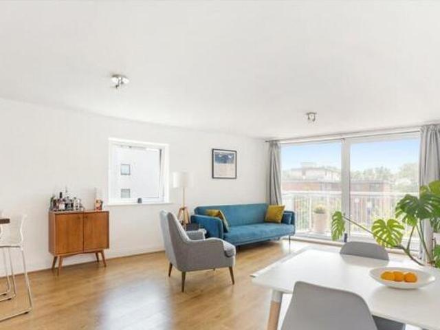 House for sale in Brentford End, Greater London