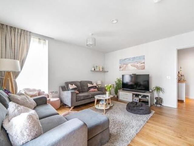 House for sale in Brentford End, Greater London