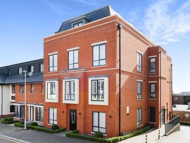 House for sale in Navestock Side, Essex