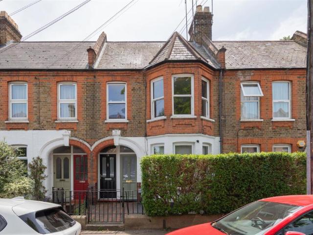 Flat for sale in Walthamstow