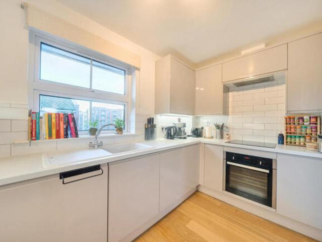 Flat for sale in Barton Stacey, Hampshire
