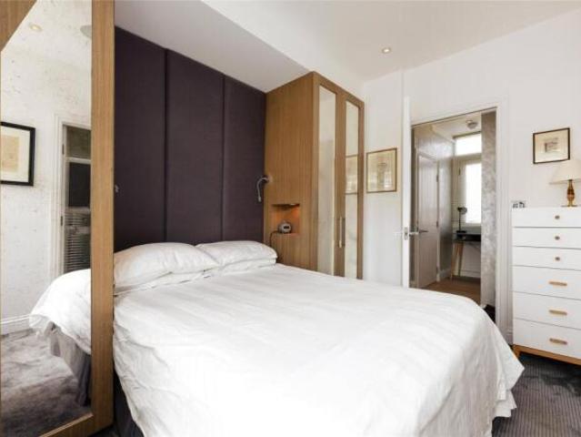 Flat for sale in Cat Hill