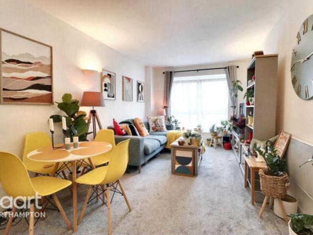 Flat for sale in Semilong, Northampton