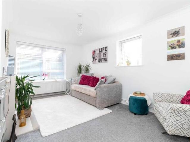 Flat for sale in Worthing, West Sussex
