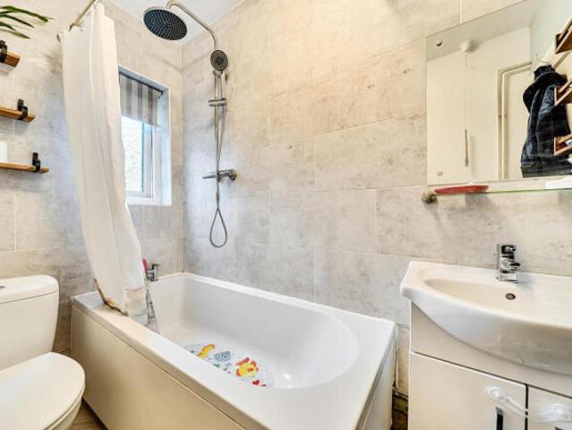 Flat for sale in Basingstoke, Basingstoke and Deane