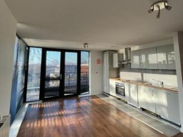 Flat for sale in Woodside Estate, Houghton Regis