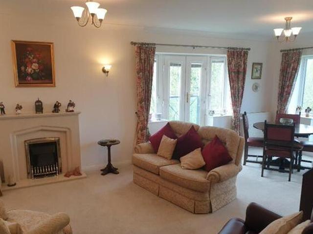 House for sale in Bromsgrove, Worcestershire