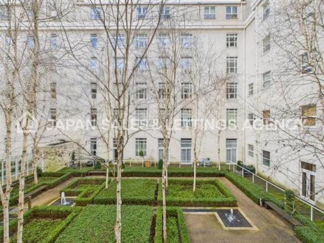 Flat for sale in Acton, Greater London