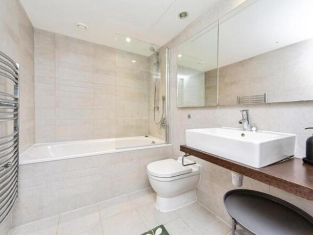 Flat for sale in Calderstones