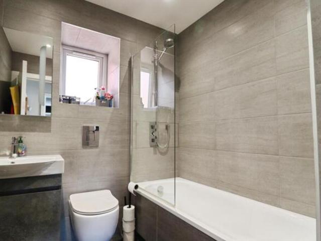 Flat for sale in Broomfield, Chelmsford
