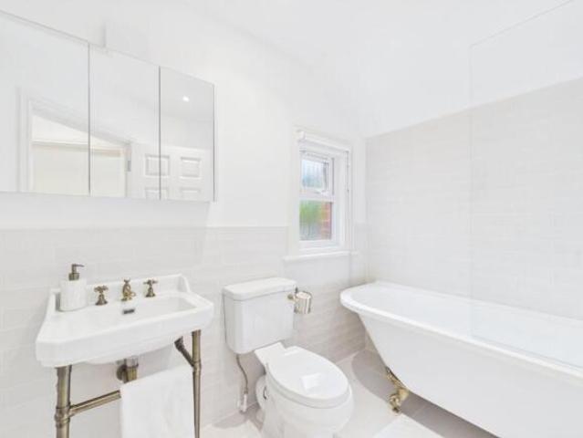 Flat for sale in The Reading Room, Kintbury