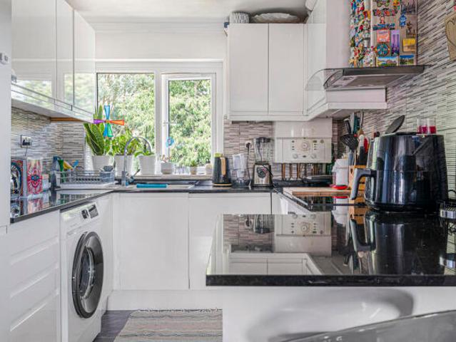 Flat for sale in Sidcup, Greater London