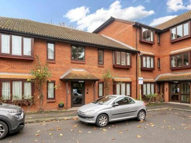 House for sale in Bushey