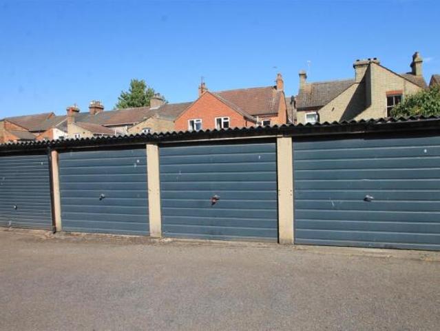 Flat for sale in Castle, Bedford