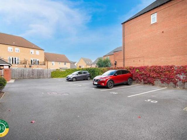 Flat for sale in Lakeside, Doncaster