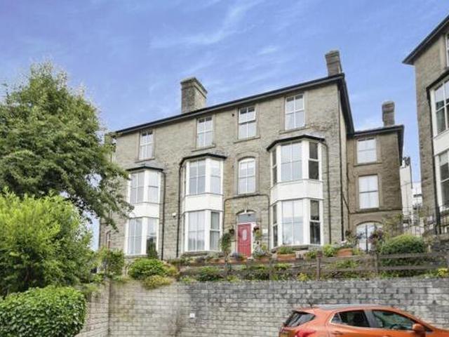 House for sale in Charlesworth, East Midlands