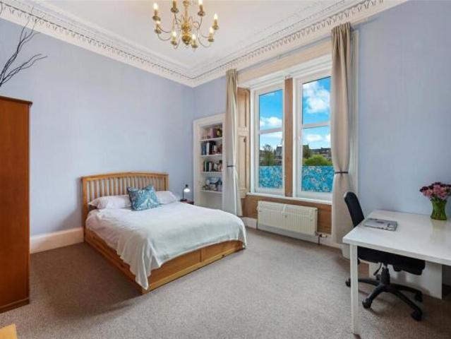 Flat for sale in Dowanhill, Scotland