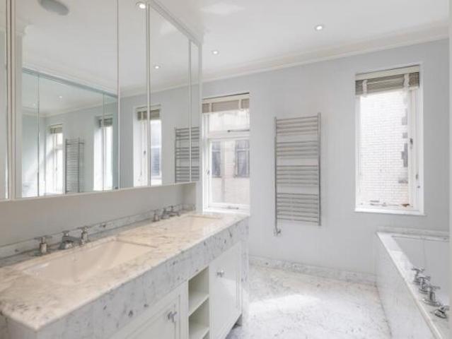 Flat for sale in Cat Hill