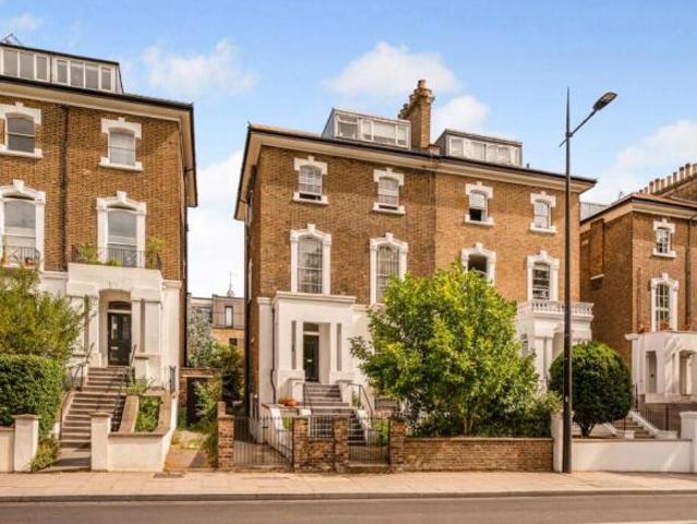 Flat for sale in Camden Town, Greater London
