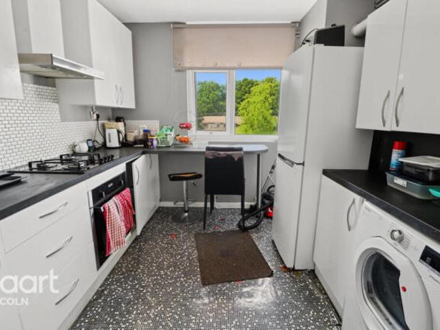 Flat for sale in Birchwood, Brayford