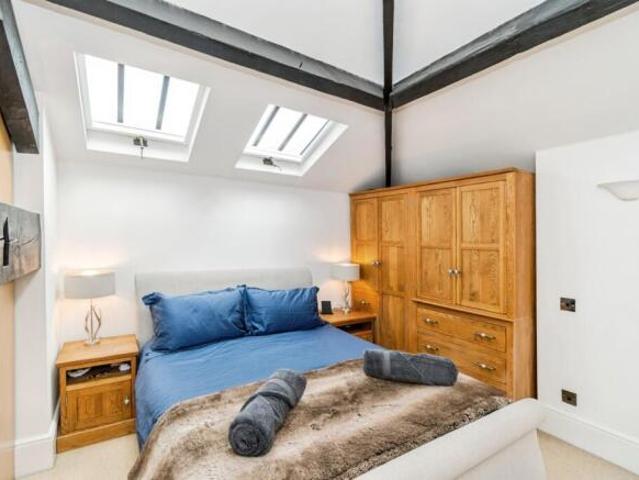 Flat for sale in Barton Stacey, Hampshire