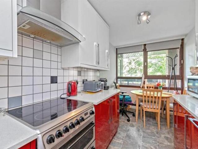 Flat for sale in St Albans, Five Acres