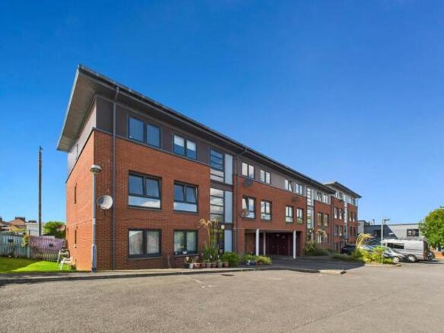 Flat for sale in Cambuskenneth, Scotland